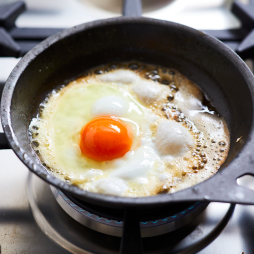 How to Fry Eggs in Seasoned Iron Pans